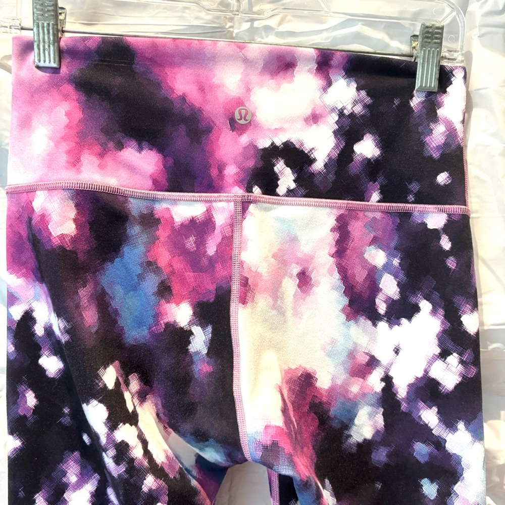Nwot Lululemon Wunder Under Blooming Pixie Tie Dy… - image 4